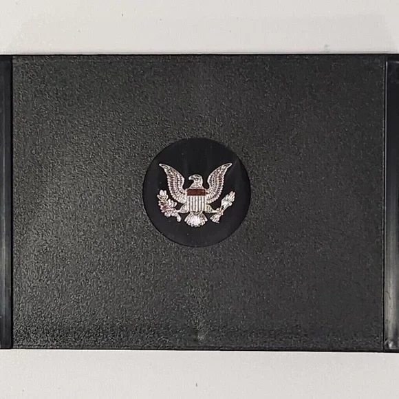 1981 S Gem Proof US Mint Set With Susan B Anthony In Original Black Gov Pack - Picture 2 of 3